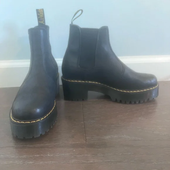 Dr. Martens | Shoes | Dr Martens Chelsea Boot Brand New Size  display picture 2